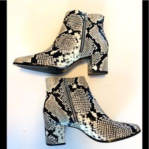 NEW Calvin Klein Snakeskin Boots Size 9.5